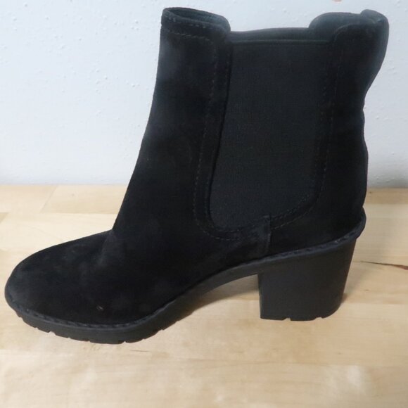 Vince Black Suede Block Heel Ankle Chealse Boots Women’s Size 7 - Picture 14 of 15